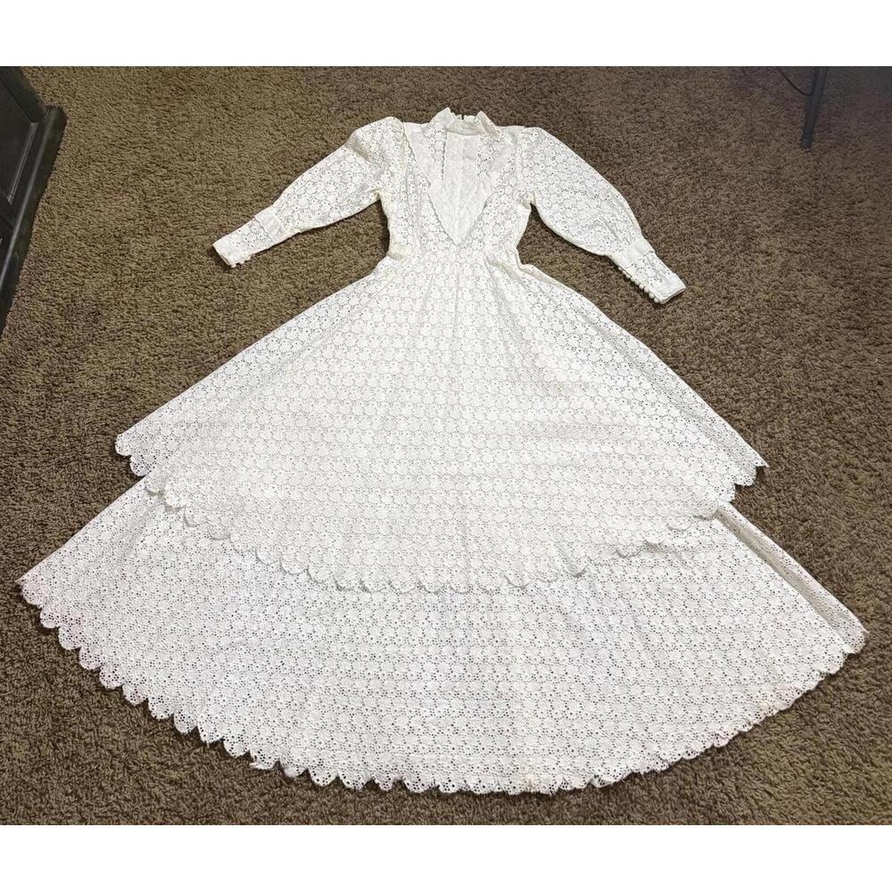 Rare 1970's White Cotton Eyelet Prairie Wedding Gown White Edwardian Style - Picture 8 of 10